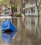 NAGER SUR PLACE : LES EFFETS DES INONDATIONS CATASTROPHIQUES SUR LE MARCH&Eacute; DE L'HABITATION DU CANADA - Centre Intact d'adaptation au climat