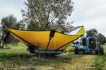 Macchine per la raccolta di olive e frutti pendenti Machines for mechanized picking of olives and hanging fruits Machines pour la récolte des ...