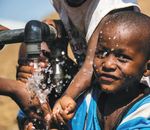 AIDER PLUS LOIN - LE FL&Eacute;AU DES INONDATIONS - Solidarit&eacute;s International