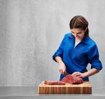 Bon Appétit - De jeunes bouchères-charcutières et bouchers-charcutiers en formation dévoilent leur recette personnelle de cordon-bleu.